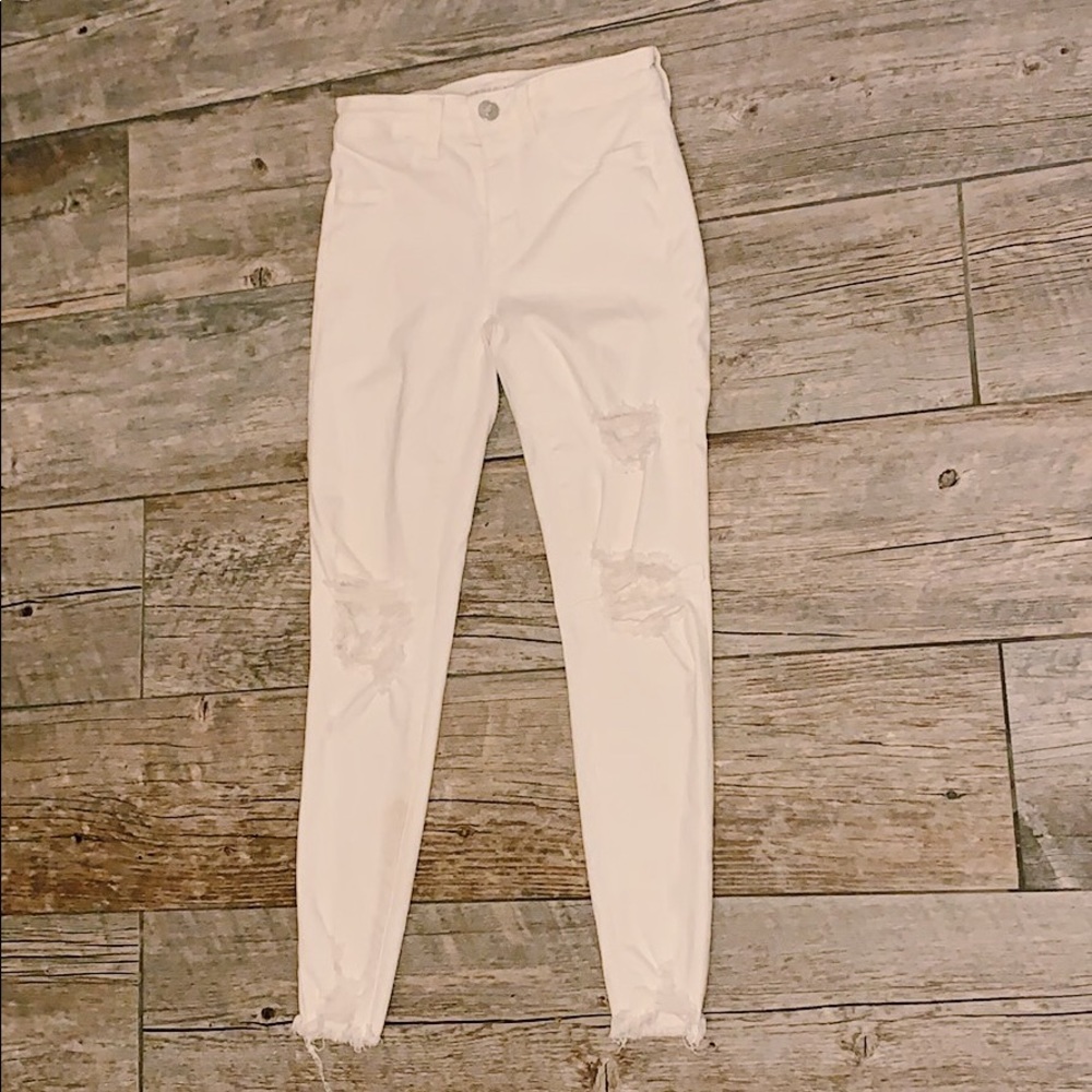 AE White Distressed Jeans